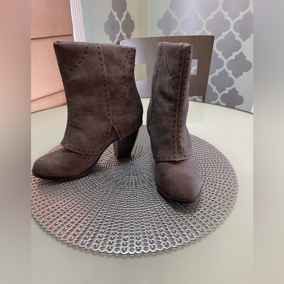 Not Rated Gray Boots size 6.5 - Picture 3 of 6